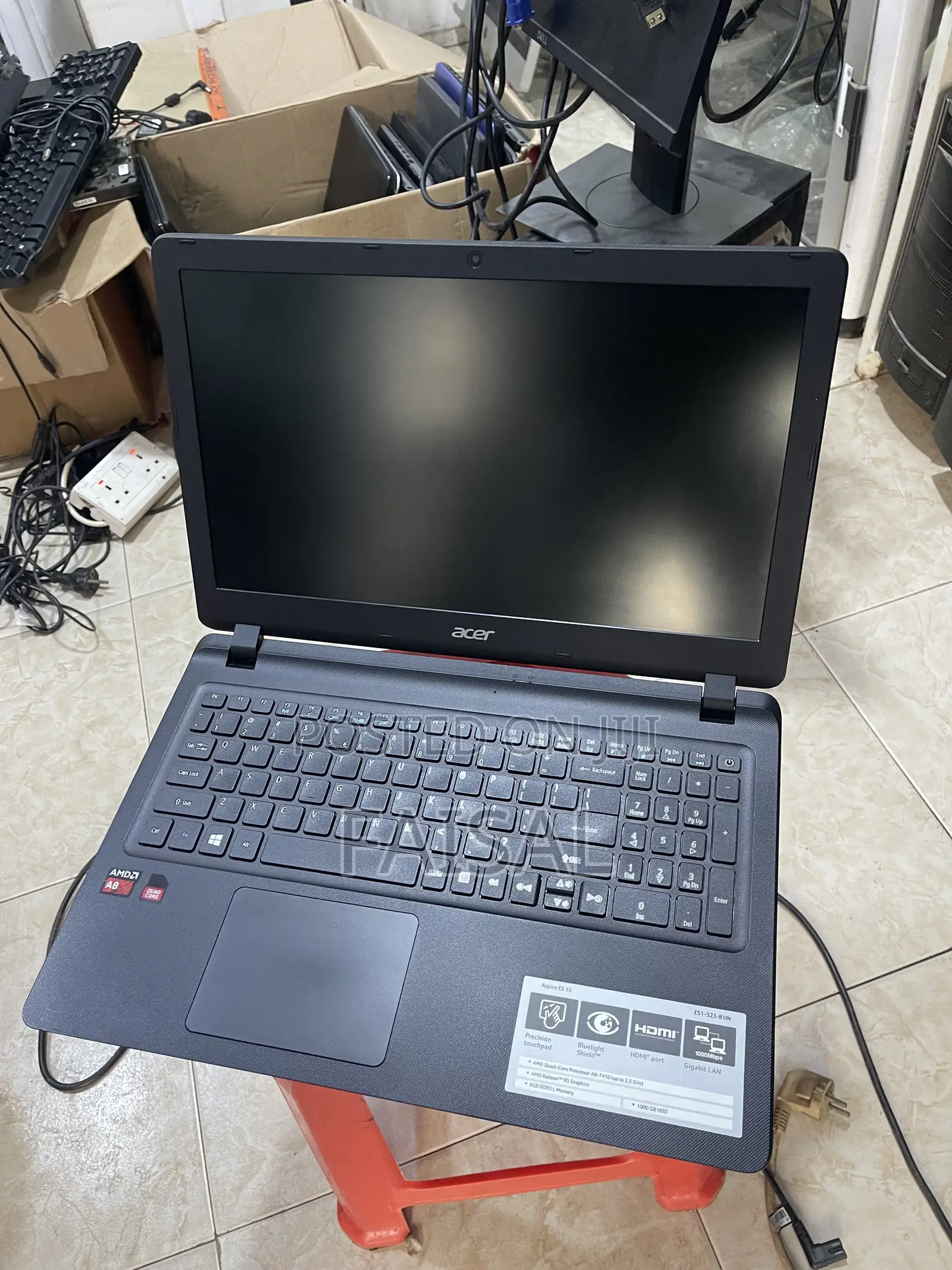 Laptop Acer Aspire ES1-524 8GB AMD A8 HDD 1T