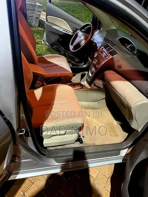 Toyota Belta 2012 Silver