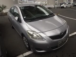 Toyota Belta 2012 Silver