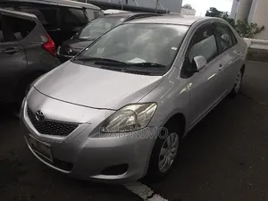 Toyota Belta 2012 Silver