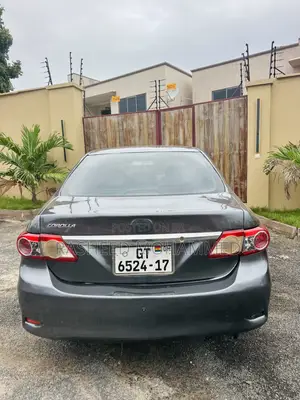 Toyota Corolla LE 4dr Sedan (1.8L 4cyl 4A) 2013 Gray