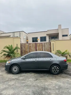Toyota Corolla LE 4dr Sedan (1.8L 4cyl 4A) 2013 Gray