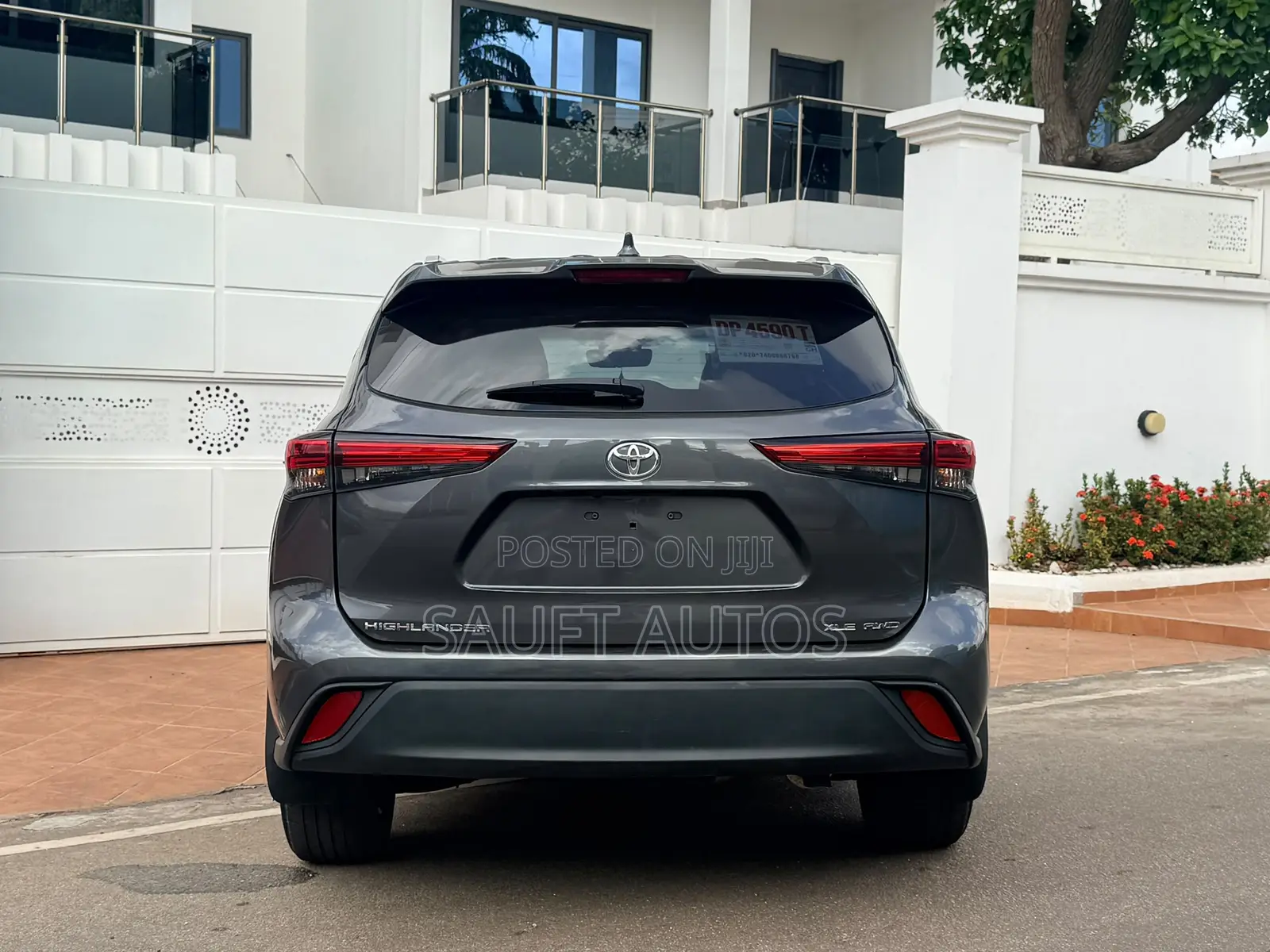 Toyota Highlander XLE 2022 Silver