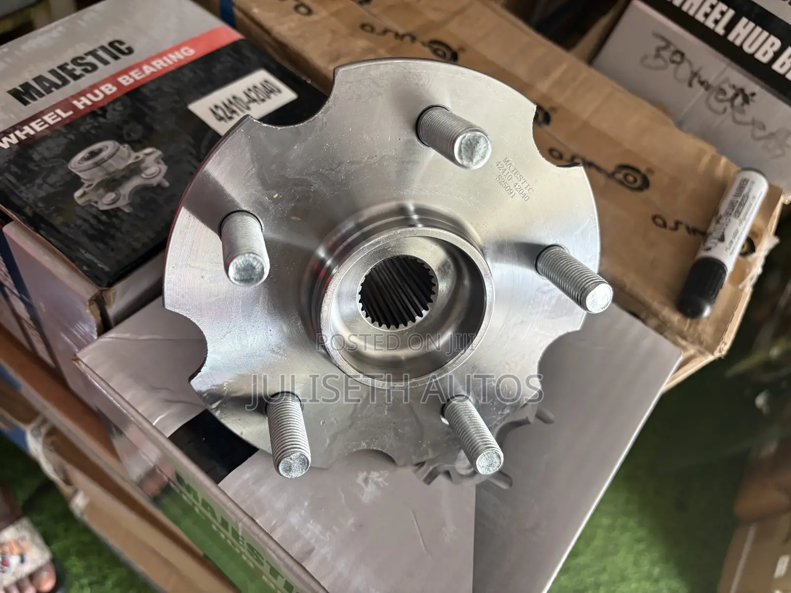 Toyota RAV4, Lexus NX300h/NX350h Rear/Back Wheel Hub