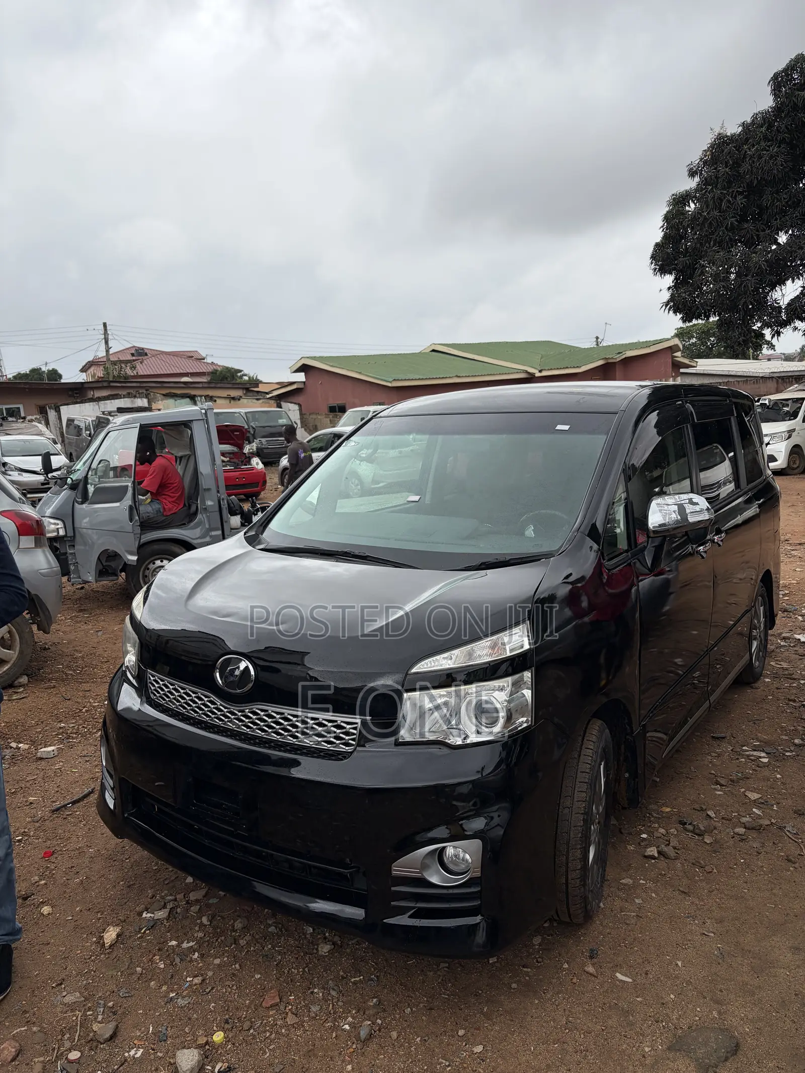Toyota Voxy V 2WD 7-Seater 2012 Black