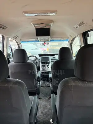 Toyota Voxy V 2WD 7-Seater 2012 Black
