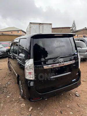 Toyota Voxy V 2WD 7-Seater 2012 Black