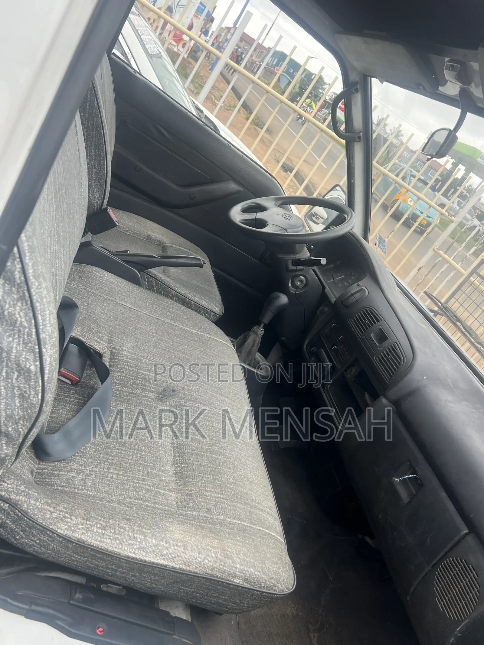 Hyundai H-100 2002 White