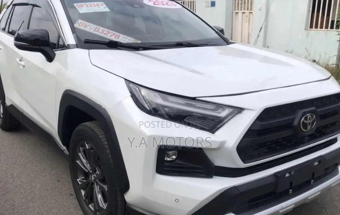 Toyota RAV4 2023 White