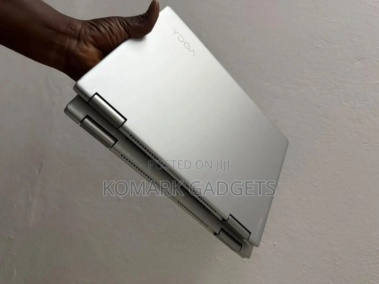 New Laptop Lenovo Yoga 710 8GB Intel Core i5 SSD 256GB