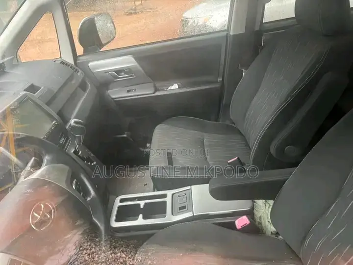 Toyota Voxy 2010 Black