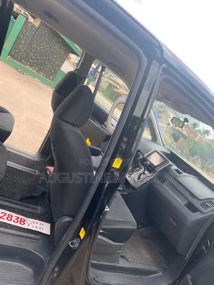 Toyota Voxy 2010 Black