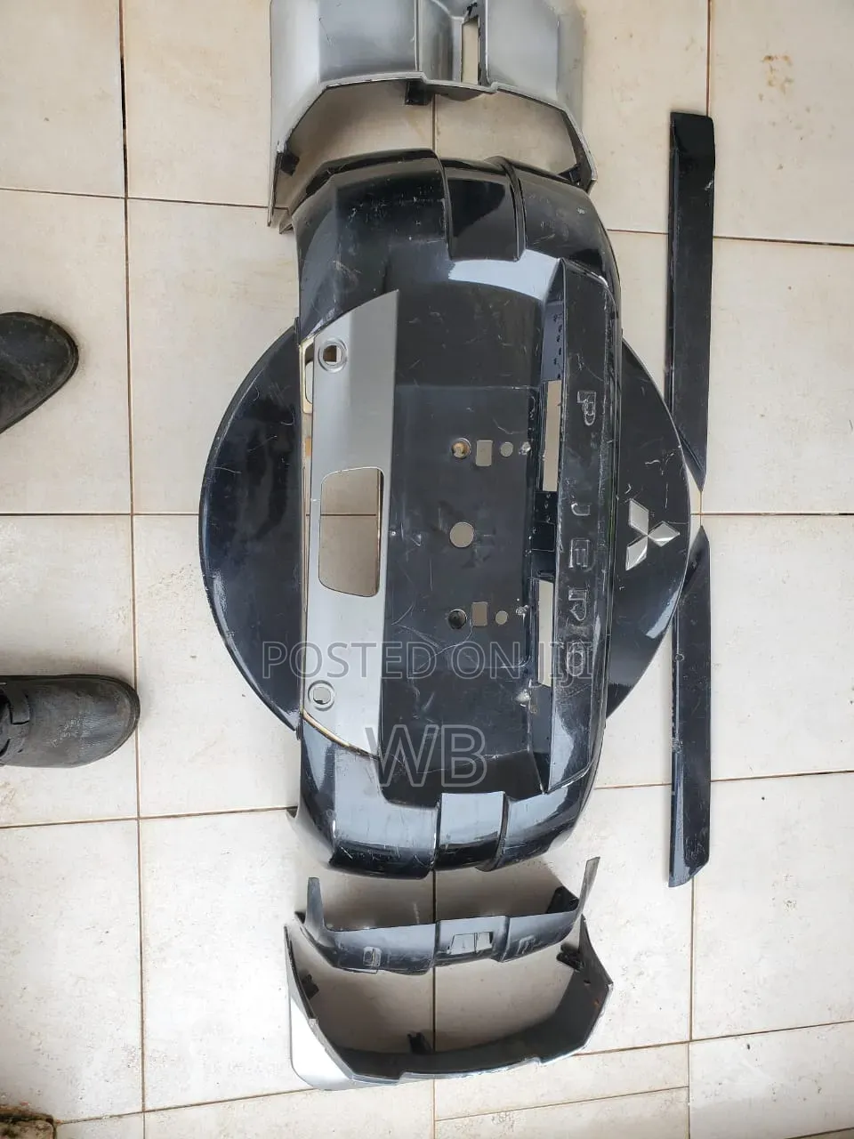 Original 2017 Mitsubishi Pajero SUV Tyre Cover