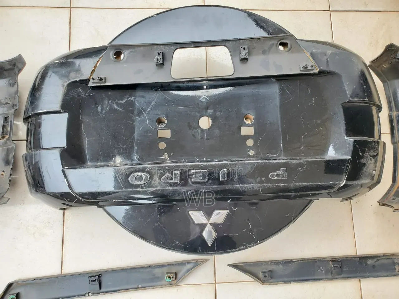 Original 2017 Mitsubishi Pajero SUV Tyre Cover