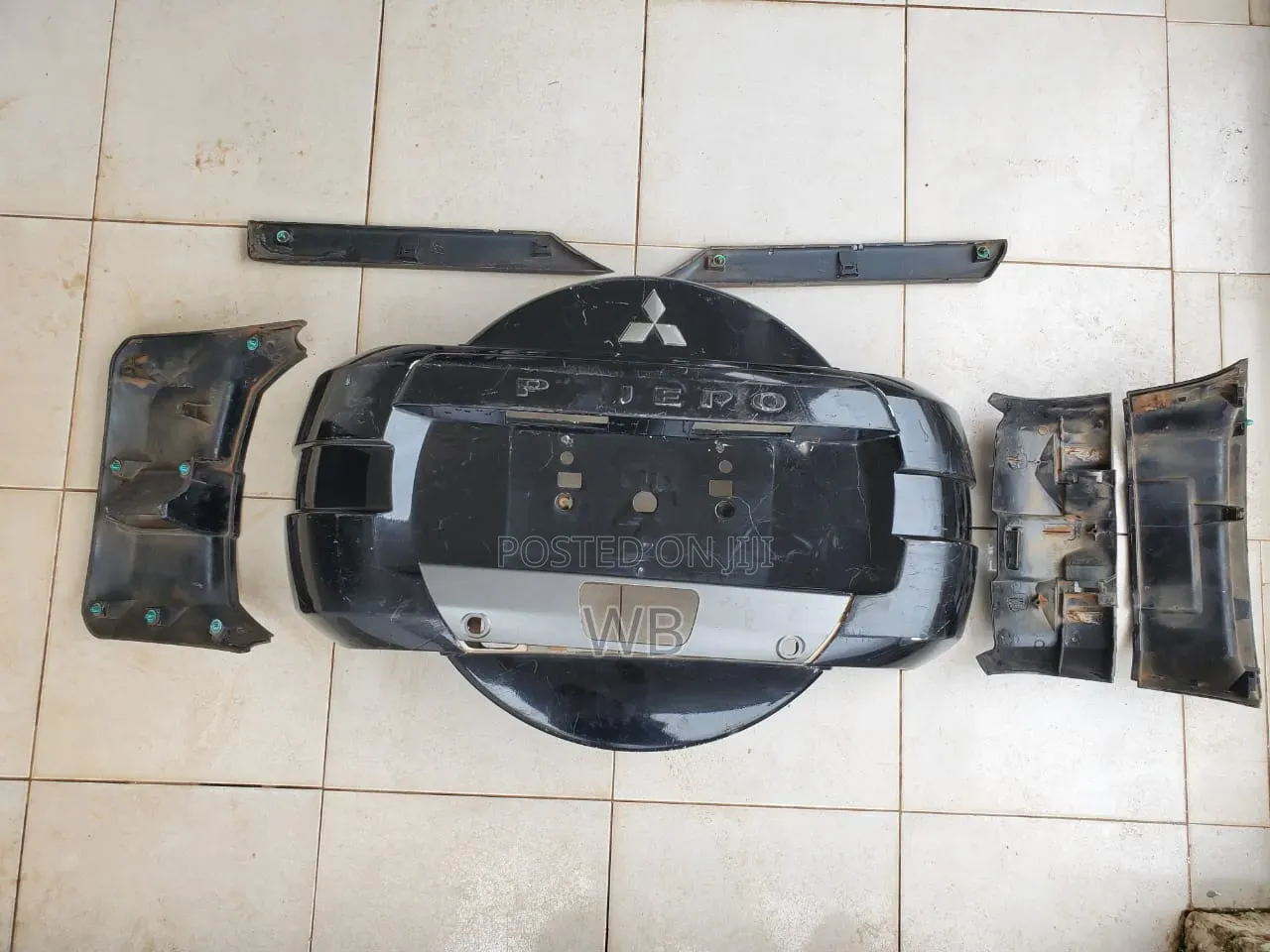 Original 2017 Mitsubishi Pajero SUV Tyre Cover