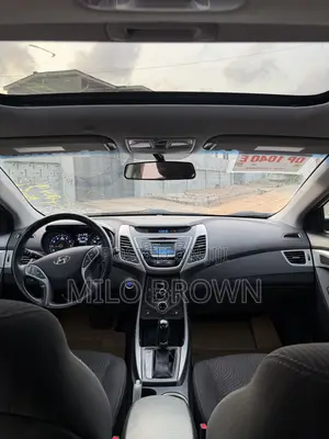 Hyundai Elantra SE Sedan FWD (1.8L 4cyl 6A) 2016 White