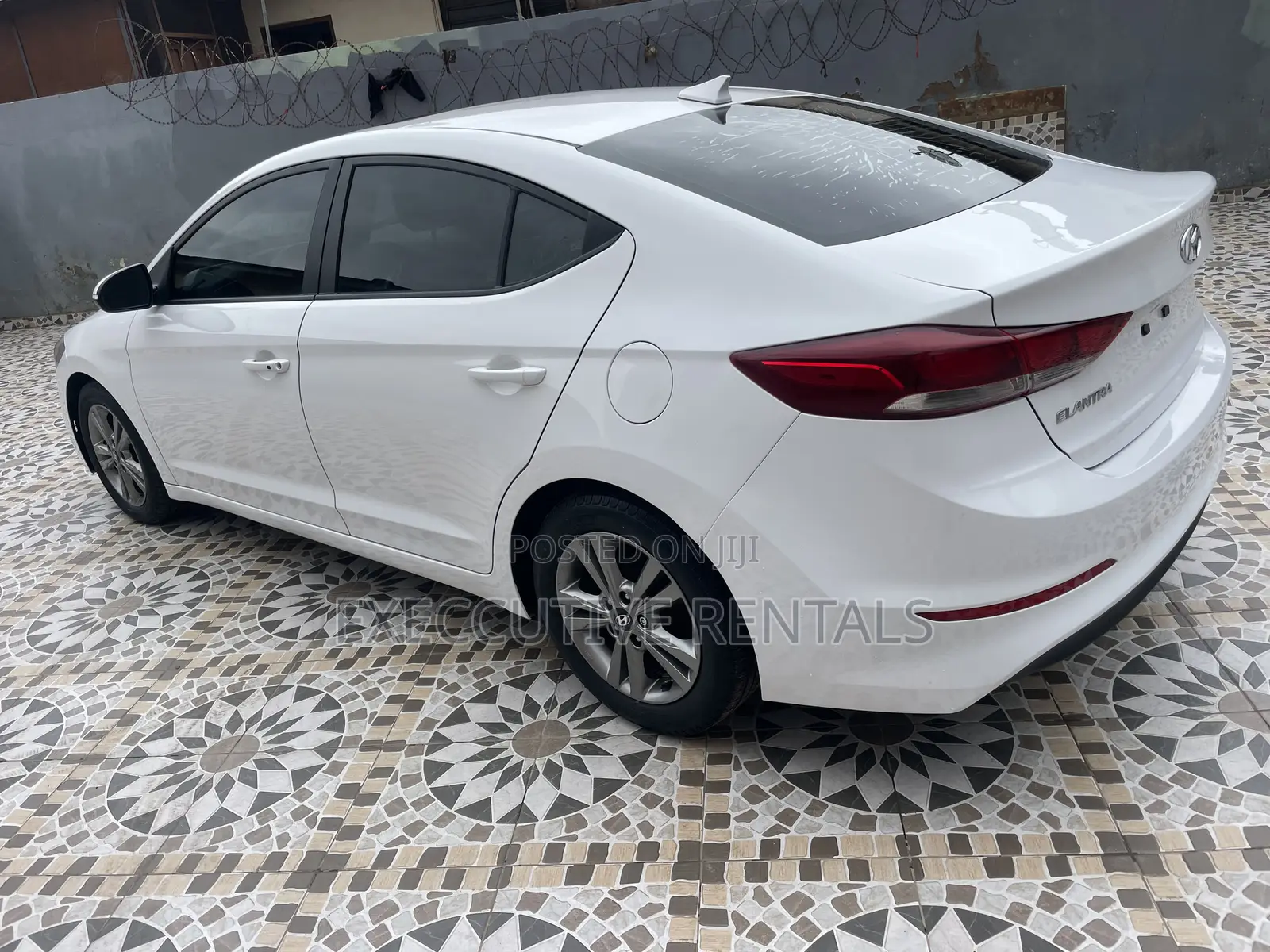 Hyundai Elantra 2018 White