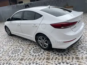 Hyundai Elantra 2018 White