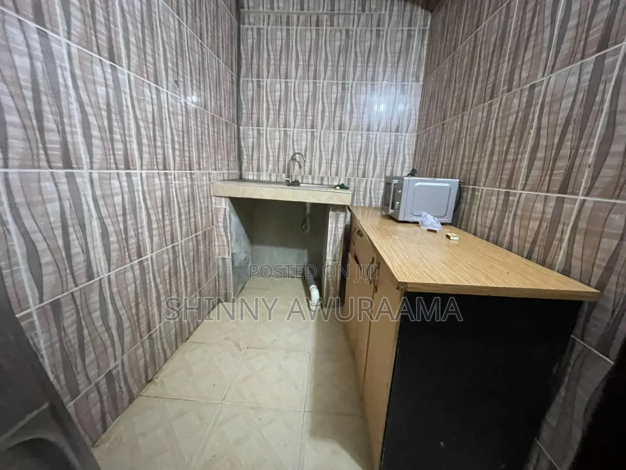 1bdrm Apartment in School Junction for rent