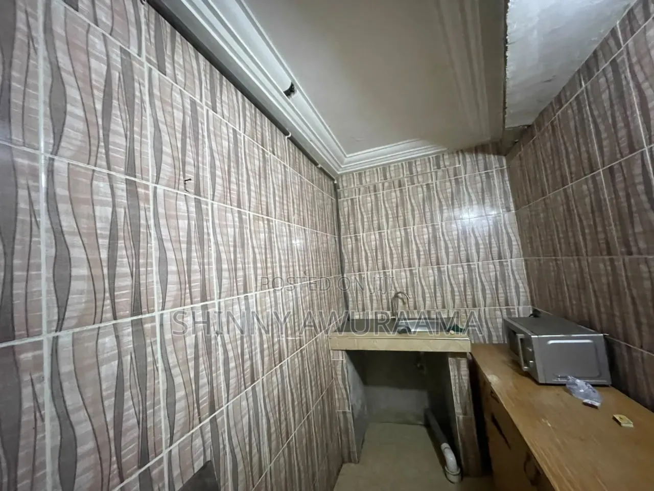 1bdrm Apartment in School Junction for rent