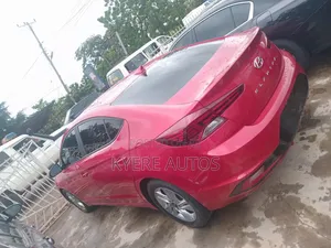 Hyundai Elantra 2020 Red