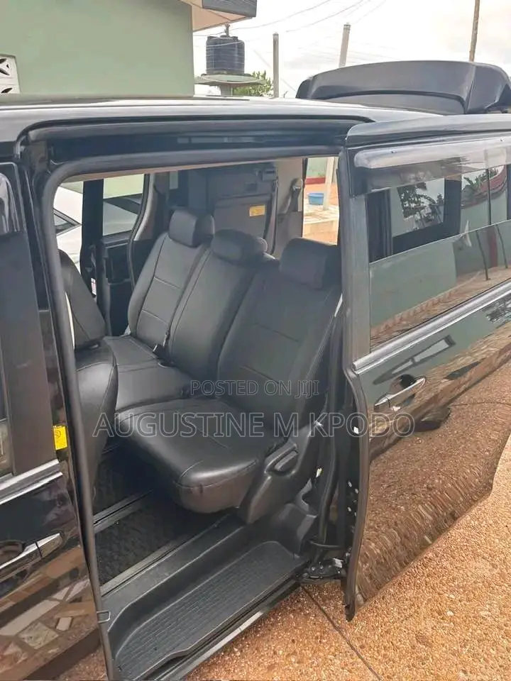 Toyota Voxy 2012 Black