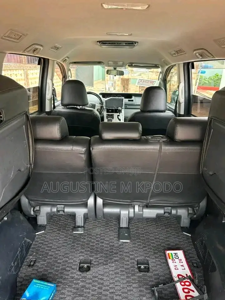 Toyota Voxy 2012 Black