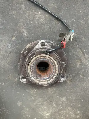 Saturn Vue Front Hub