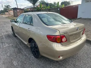 Toyota Corolla 2010 Gold