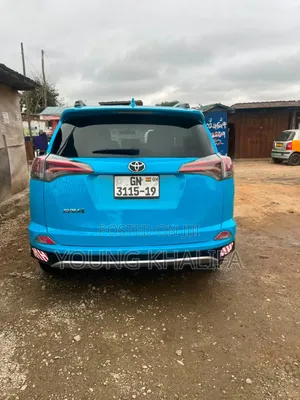 Toyota RAV4 2017 Blue