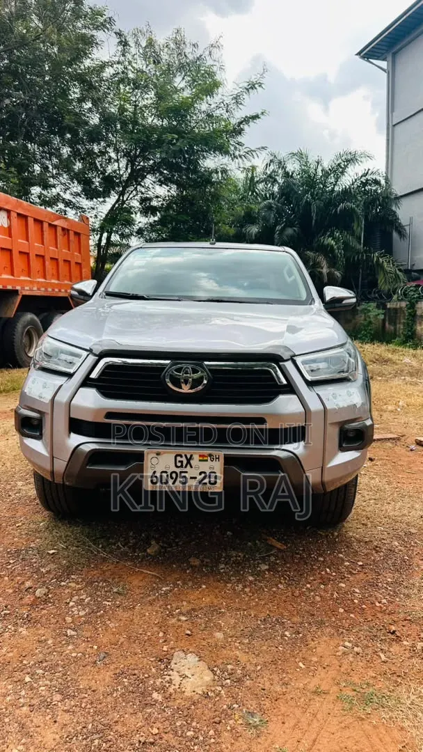 Toyota Hilux 2020 Silver