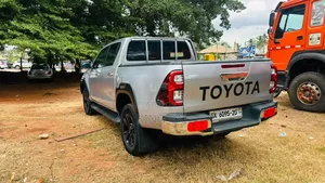 Toyota Hilux 2020 Silver
