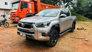 Toyota Hilux 2020 Silver