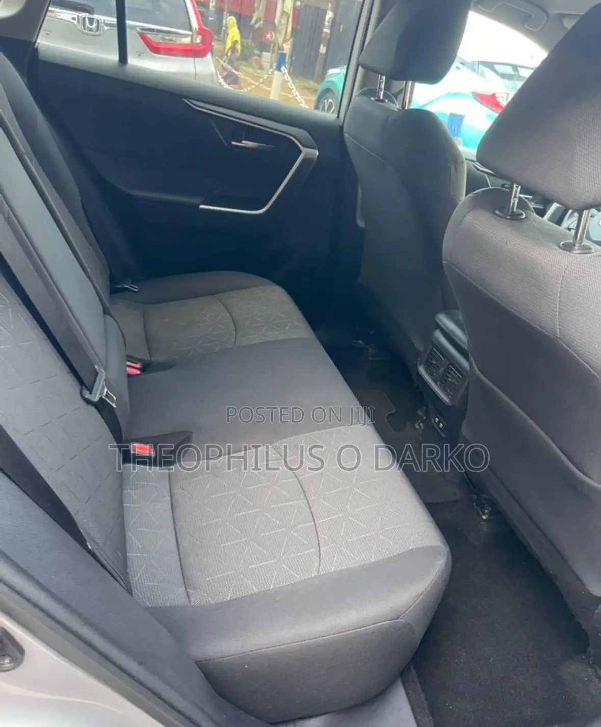 Toyota RAV4 XLE 2022 Silver