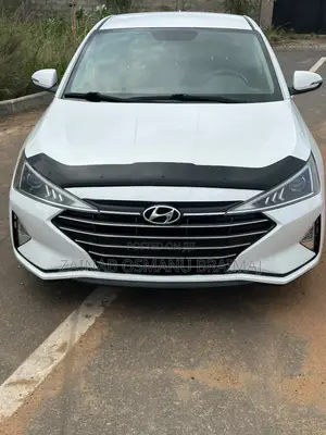 Hyundai Elantra 2019 White