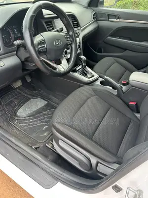 Hyundai Elantra 2019 White