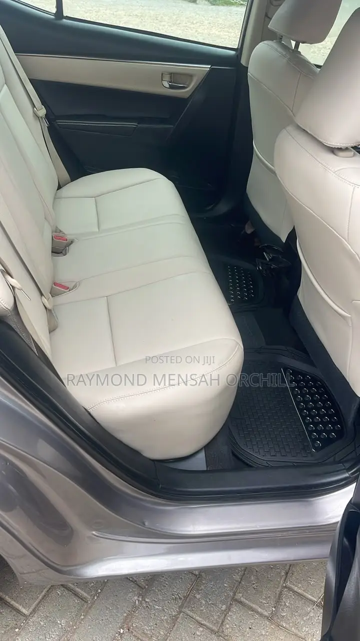 Toyota Corolla LE 4dr Sedan (1.8L 4cyl CVT) 2016 Silver