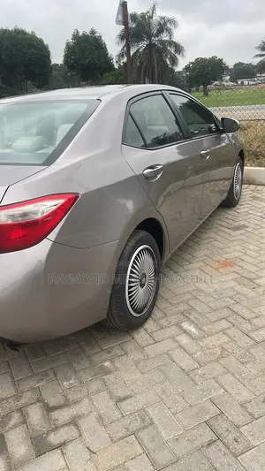 Toyota Corolla LE 4dr Sedan (1.8L 4cyl CVT) 2016 Silver