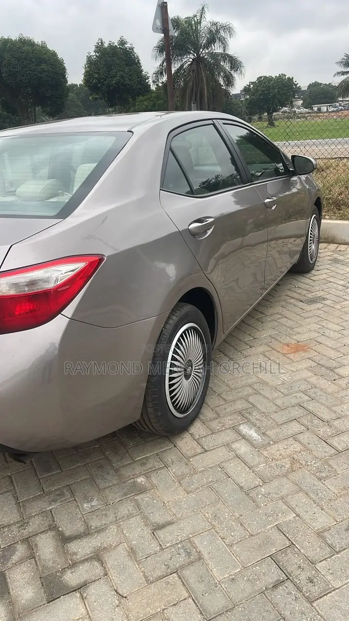Toyota Corolla LE 4dr Sedan (1.8L 4cyl CVT) 2016 Silver