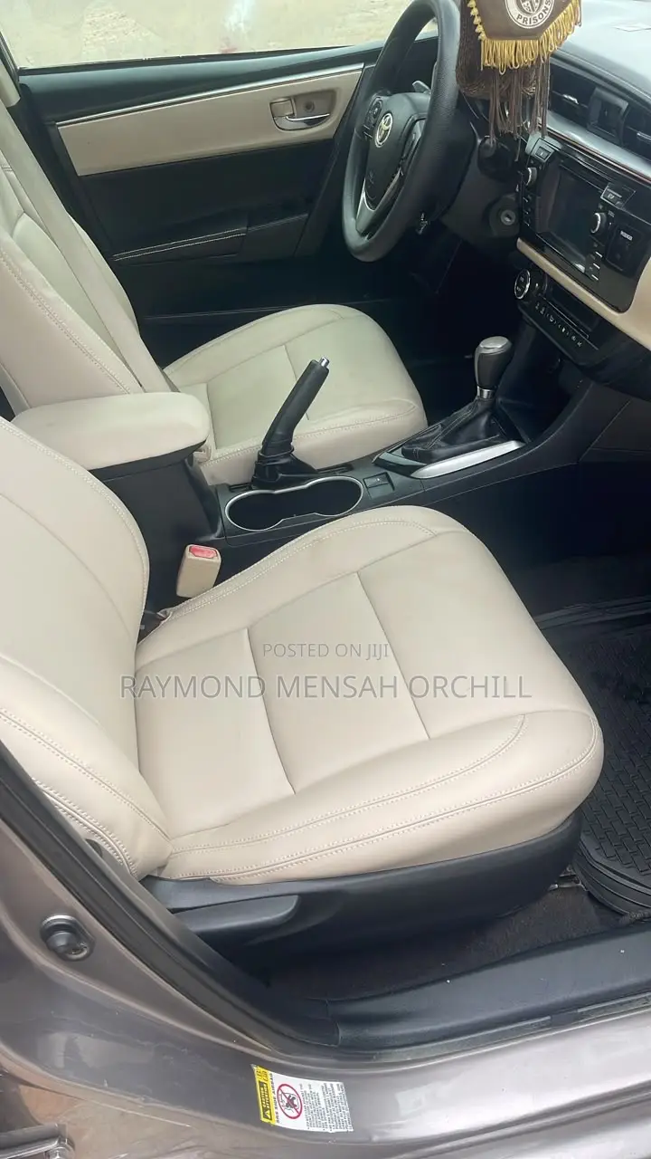 Toyota Corolla LE 4dr Sedan (1.8L 4cyl CVT) 2016 Silver