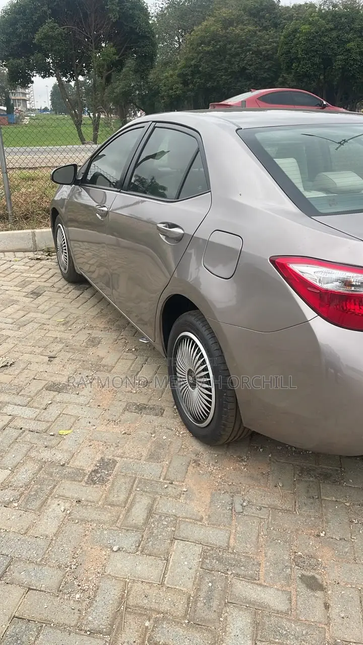 Toyota Corolla LE 4dr Sedan (1.8L 4cyl CVT) 2016 Silver