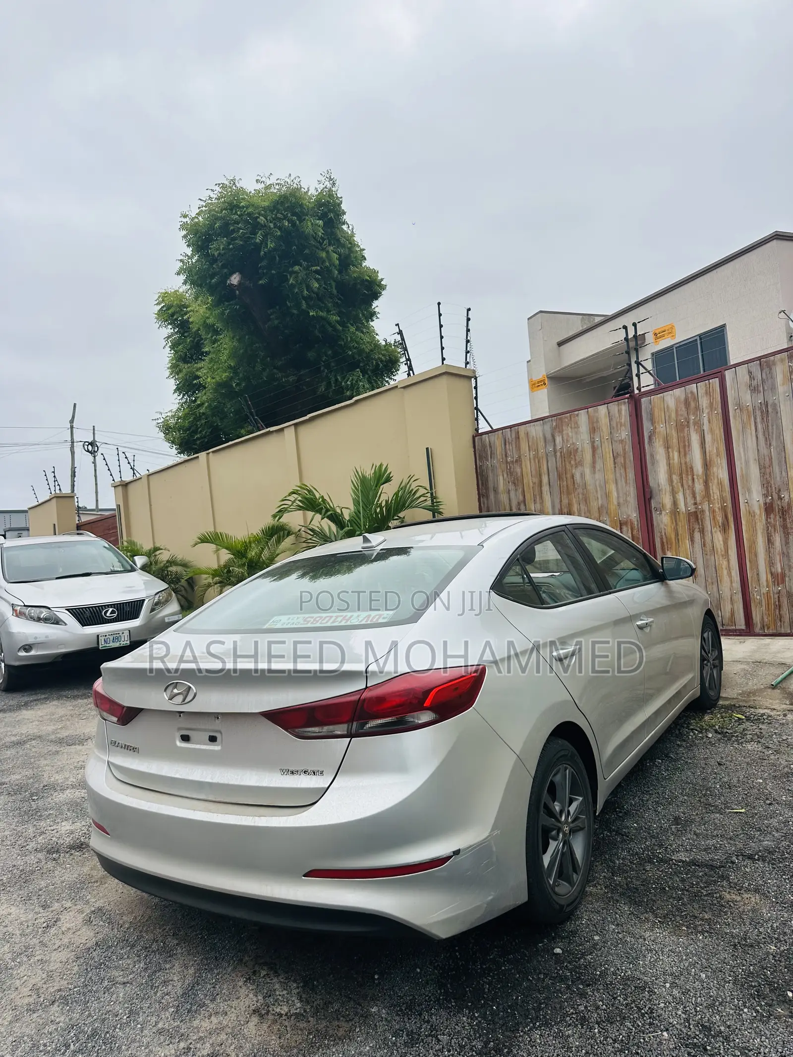 Hyundai Elantra Limited Sedan FWD (2.0L 4cyl 6A) 2017 Silver