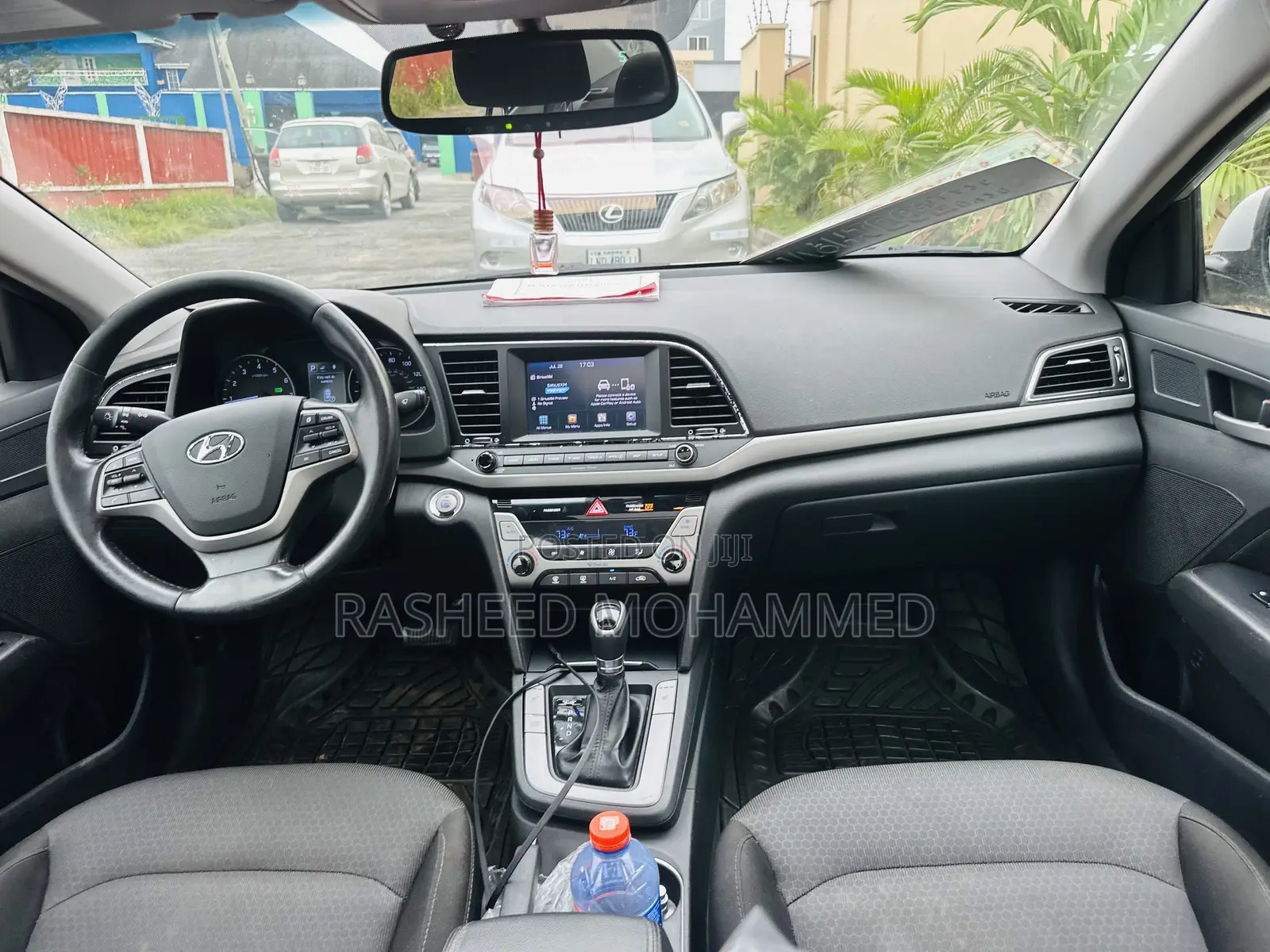 Hyundai Elantra Limited Sedan FWD (2.0L 4cyl 6A) 2017 Silver