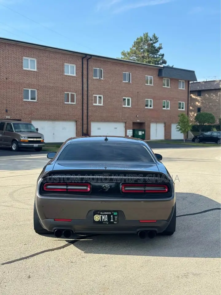 Dodge Challenger 2019 Red