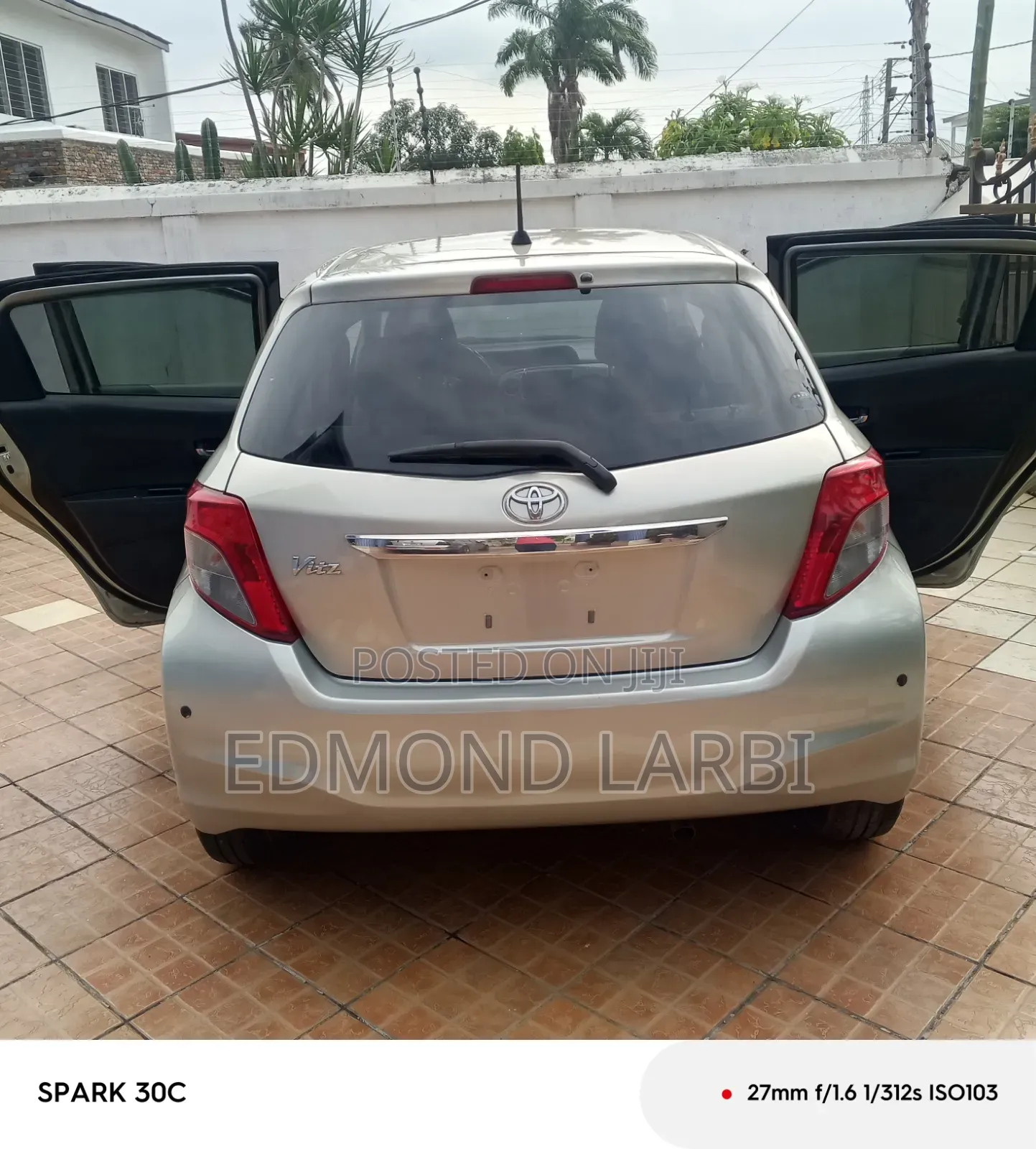 Toyota Vitz 2011 Gray