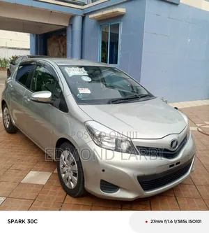 Toyota Vitz 2011 Gray