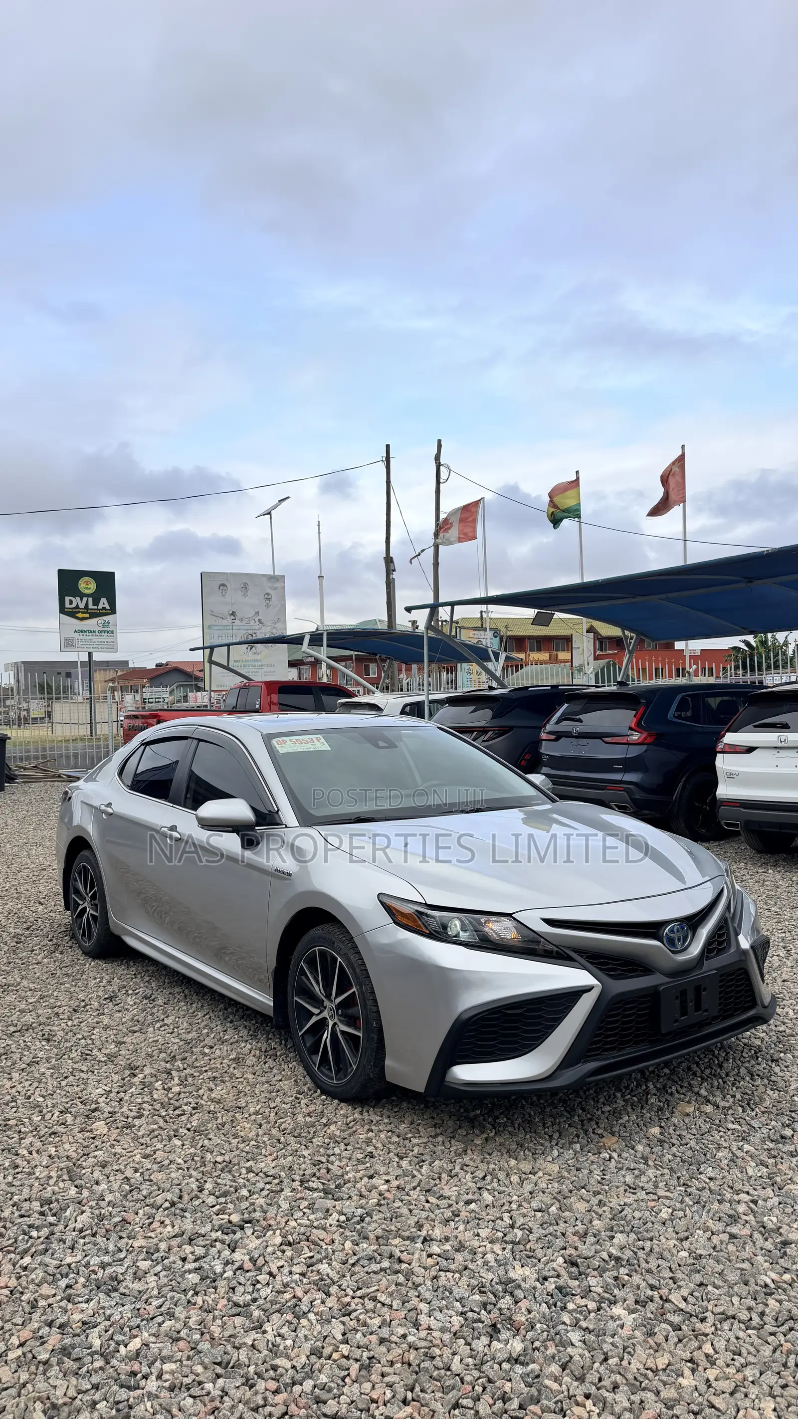 Toyota Camry SE 2022 Silver