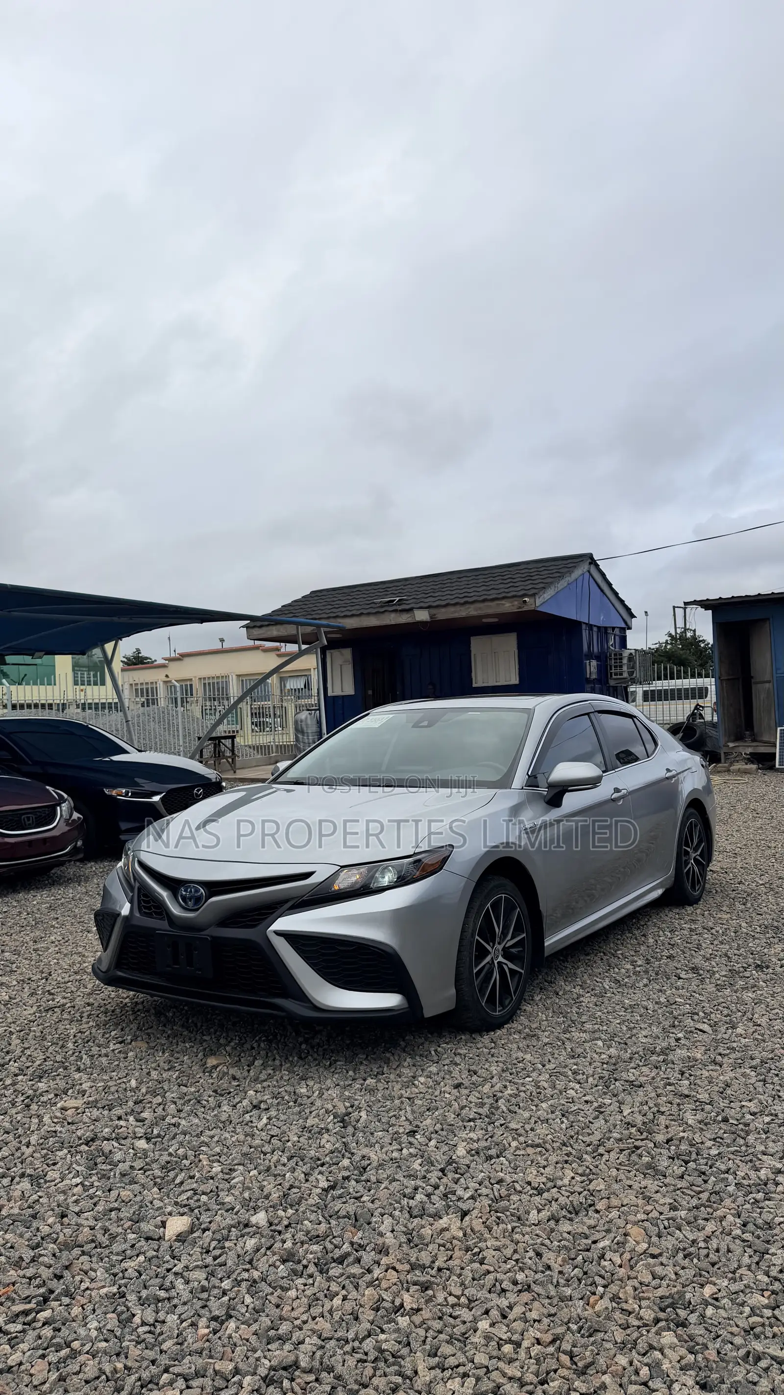 Toyota Camry SE 2022 Silver