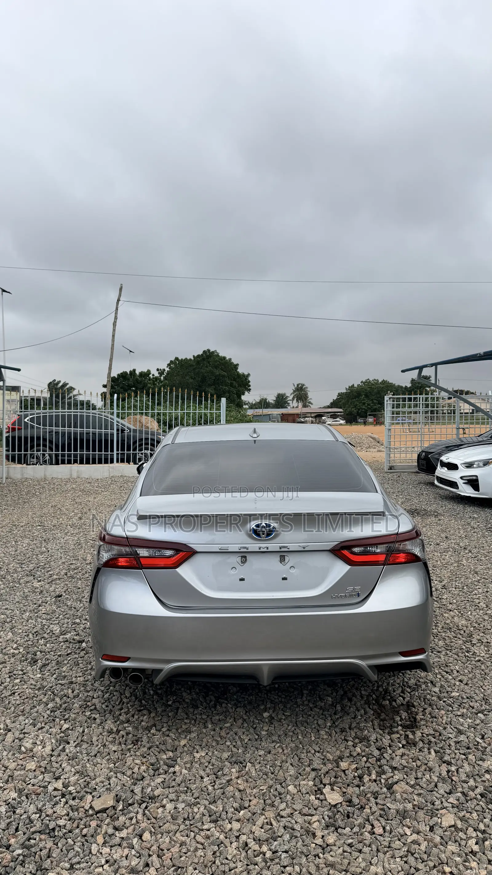 Toyota Camry SE 2022 Silver