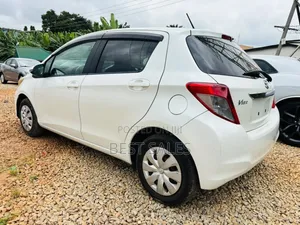 Toyota Vitz 2011 White